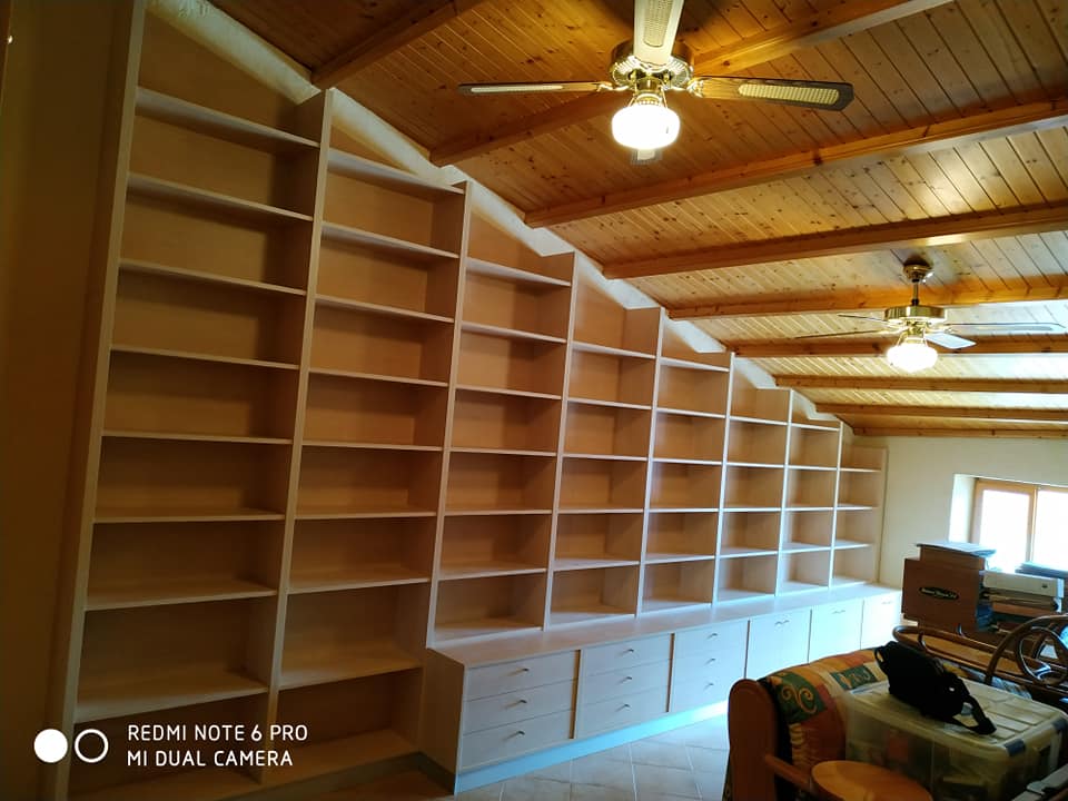 estantería llibres altillo